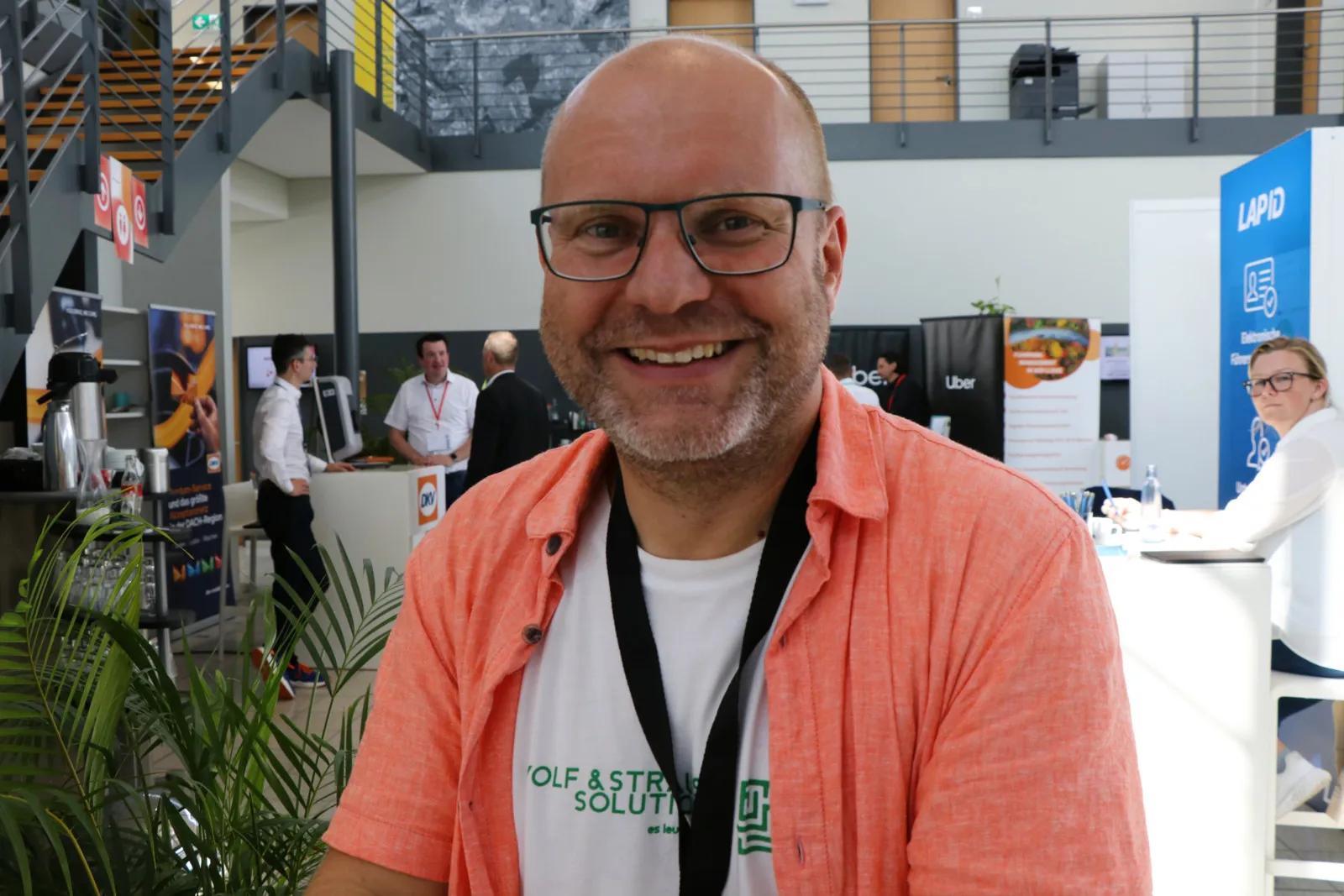 Bastian Strauß, Geschäftsführer der Wolf & Strauß GmbH: Er präsentierte die Plattform Lizard, die Prüfprozesse und die Verwaltung von Betriebsmitteln mithilfe von KI automatisiert.